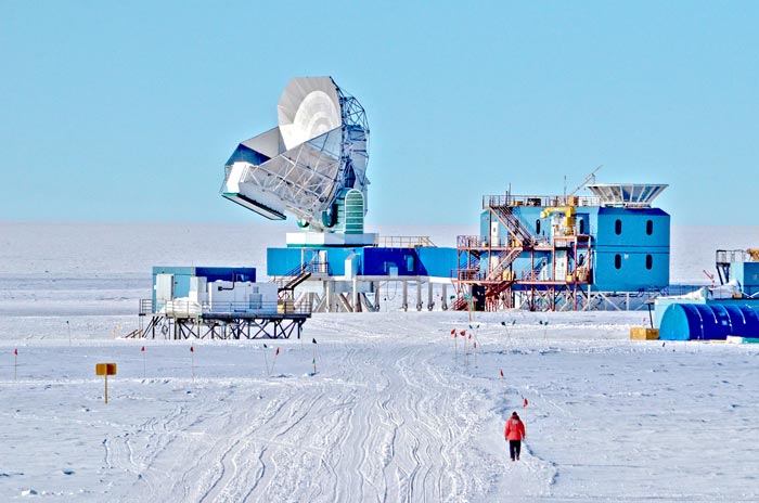 Cosmology observatory at the South Pole, including the South Pole Telescope (SPT) on the left and BICEP2 on the right. [Credit: Stephen Hoover/University of Chicago]